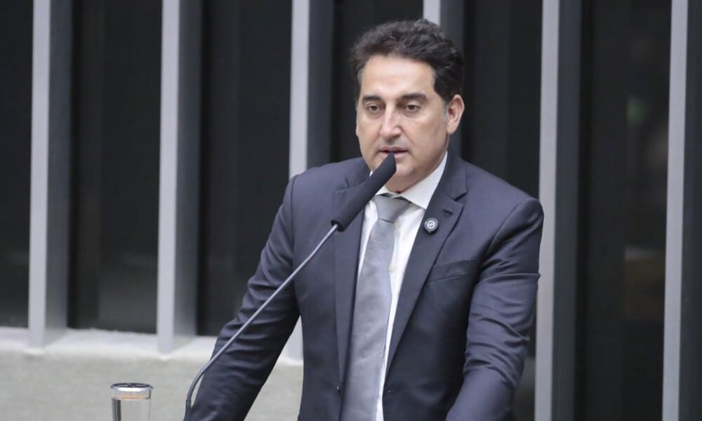 Deputado propõe penas mais duras para crimes contra igrejas e cultos religiosos